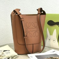 loewe hobo anagram 罗意威纳帕皮水桶包10538