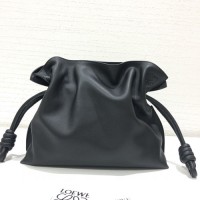 loewe Flamenco clutch大号福袋 罗意威抽绳水桶包10856