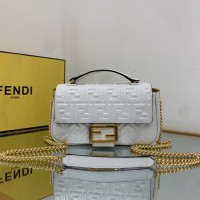 fendi Iconic baguette新款中号 芬迪全皮法棍包6356