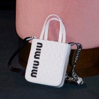 miumiu mini tote女包 小羊皮绗缝手袋5BA220