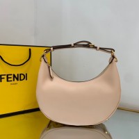 fendi graphy中号牛皮新月包 芬迪女士腋下包9008