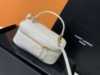 ysl2022新款女士化妆包 菱格纹迷你小箱子669560