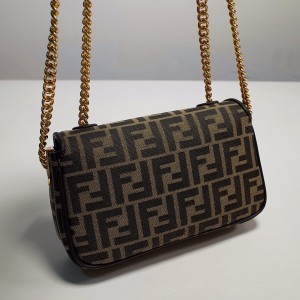 fendi Iconic Baguette芬迪经典老花包 中号链条法棍包