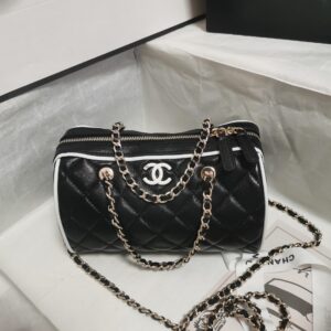 chanel25P系列熊猫色波士顿包 少女风 小羊皮菱格纹 迷你枕头包4515