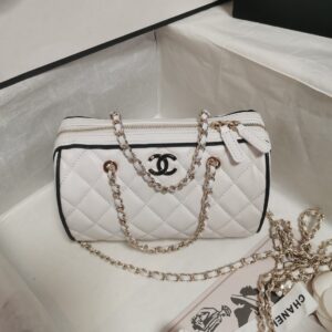 chanel25P系列熊猫色波士顿包 少女风 白色小羊皮菱格纹 迷你枕头包4515