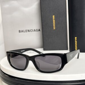 balenciaga巴黎世家明星太阳镜 蝶形板材偏光墨镜 宽镜腿 动感潮酷BB0368SK