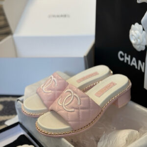 chanel 2025香奈儿刺绣大双C凉拖鞋 少女粉色羊皮 菱格纹链条
