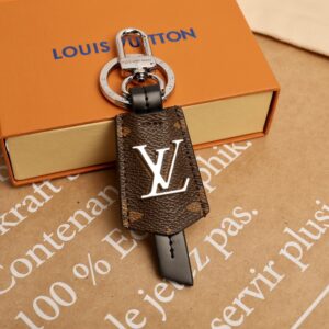 lv CLOCHECLÉS钥匙扣 旅行包挂饰 monogram老花配黑色牛皮 银扣