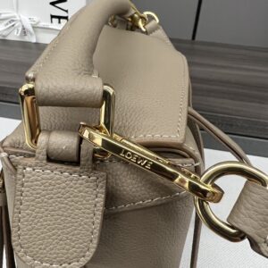 loewe Puzzle  Edge 2.0 羅意威幾何包 小號 沙色 粒紋牛皮革 - Image 7