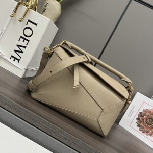 loewe Puzzle  Edge 2.0 羅意威幾何包 小號 沙色 粒紋牛皮革 - Image 2