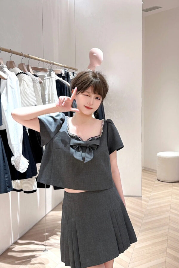 miumiu繆繆高端女士套裝裙子 領口金屬珠鏈蝴蝶結 韓女團風 可咸可甜 灰色