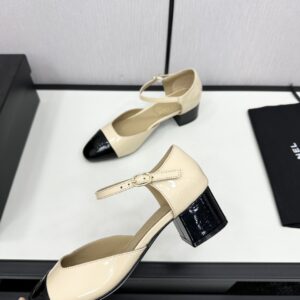 chanel25S早秋新款女鞋 香奈兒瑪麗珍芭蕾粗中跟單鞋涼鞋 杏黑拼色羊皮 圓方頭雙C - Image 3