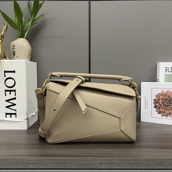 loewe Puzzle  Edge 2.0 羅意威幾何包 小號 沙色 粒紋牛皮革