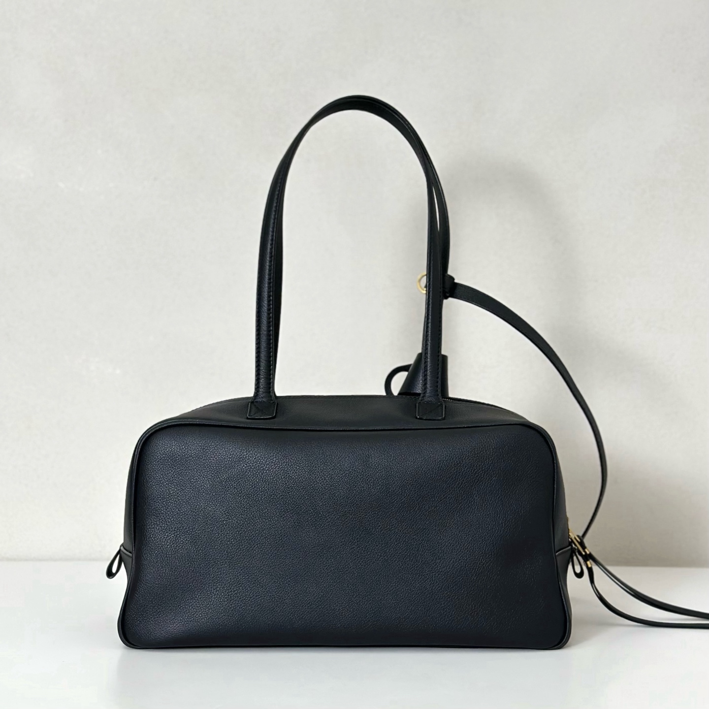 Balenciaga Carrie新款保齡球包 中號黑色牛皮革 巴黎世家女士手提單肩包 - Image 7