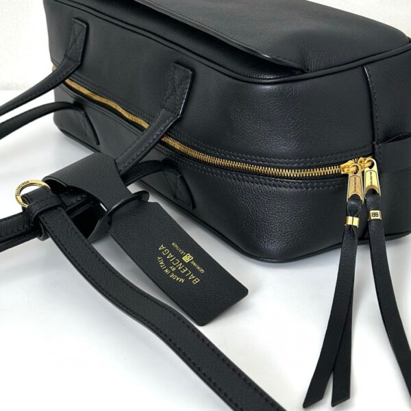 Balenciaga Carrie新款保齡球包 小號黑色牛皮革 巴黎世家女士手提單肩包
