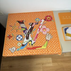 村上隆聯名款 Monogram Superflat 90真丝方巾 LV Hands标识 微笑花卉 橙色