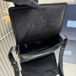 Prada Cini Re-Nylon小號郵差包 普拉達黑色尼龍休閒挎包1BD313 - Image 10