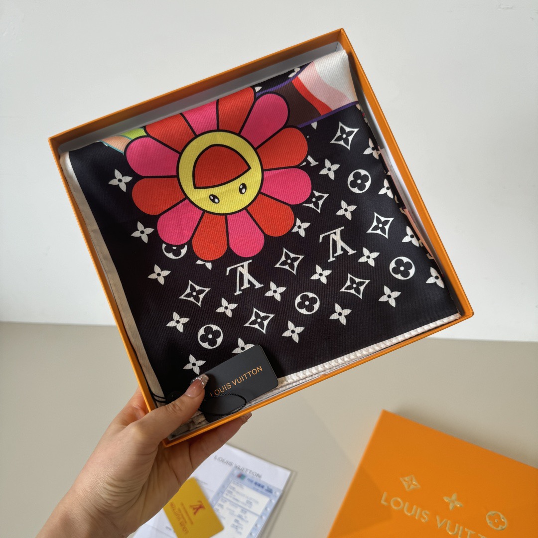 村上隆聯名款 Monogram Superflat 90真丝方巾 LV Hands标识 微笑花卉 黑色 - Image 3