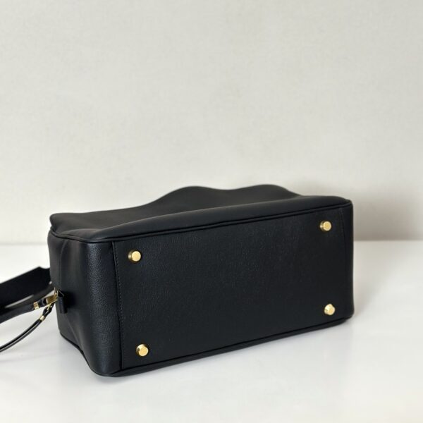 Balenciaga Carrie新款保齡球包 中號黑色牛皮革 巴黎世家女士手提單肩包
