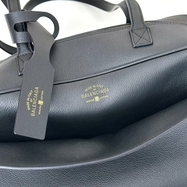 Balenciaga Carrie新款保齡球包 中號黑色牛皮革 巴黎世家女士手提單肩包