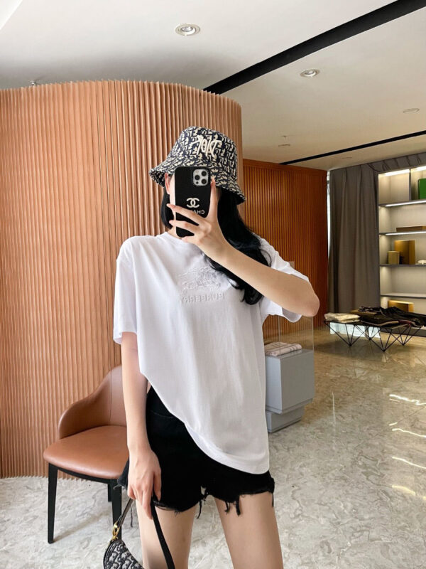 Burberry马术骑士刺绣標識T恤衫 巴寶莉經典休閑 男女款 白色純棉 簡約短袖夏裝
