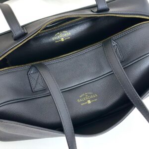 Balenciaga Carrie新款保齡球包 小號黑色牛皮革 巴黎世家女士手提單肩包 - Image 10