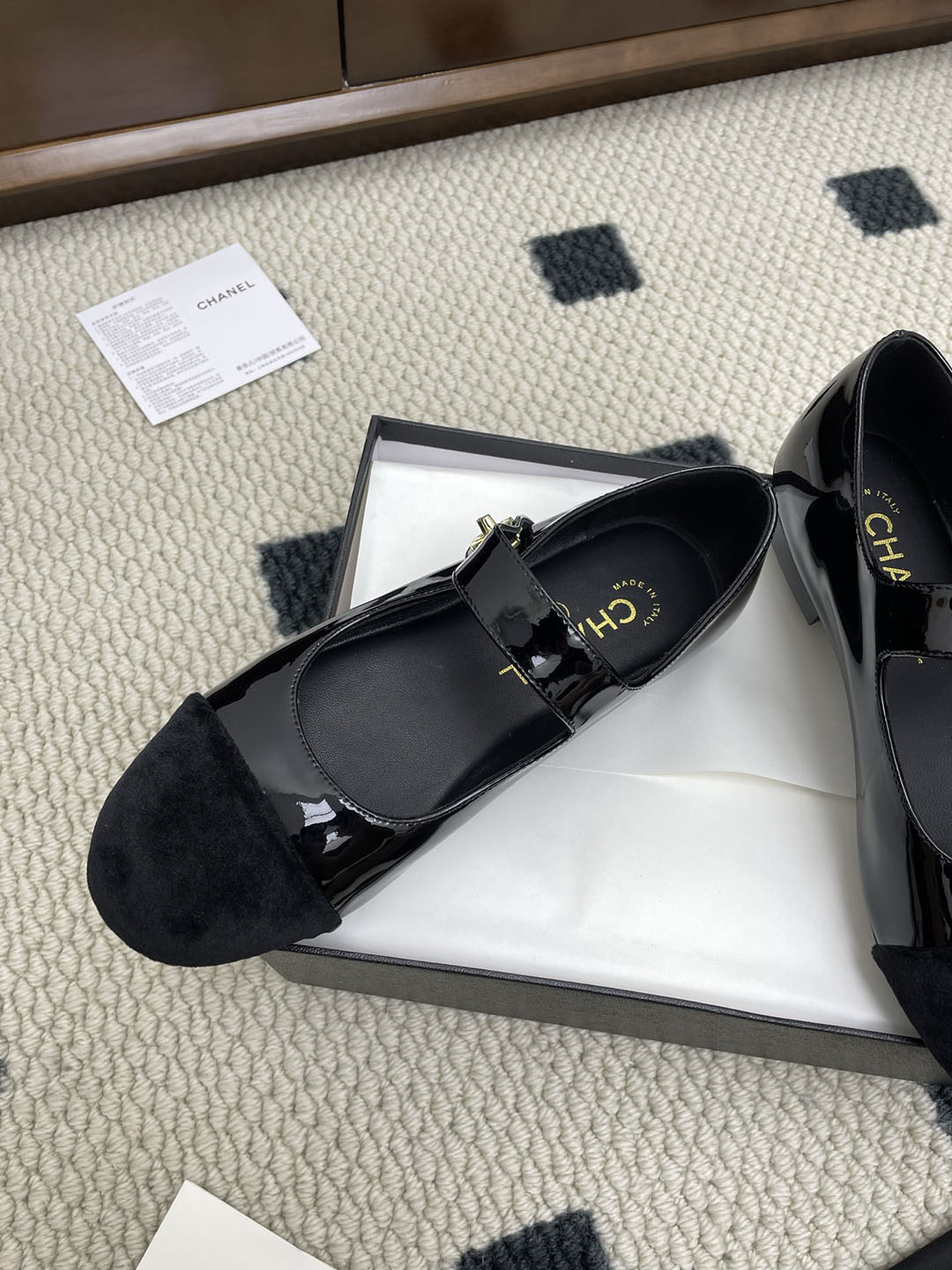 chanel 25ss夏季新款 香奈儿玛丽珍一字带平底单鞋 黑色漆皮圓鞋頭女鞋 - Image 6