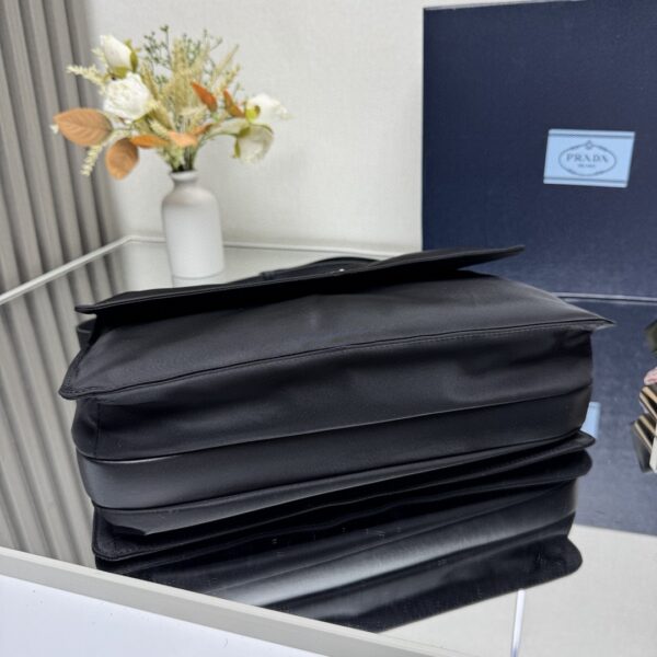 Prada Cini Re-Nylon中號郵差包 普拉達黑色尼龍休閒挎包1BD255