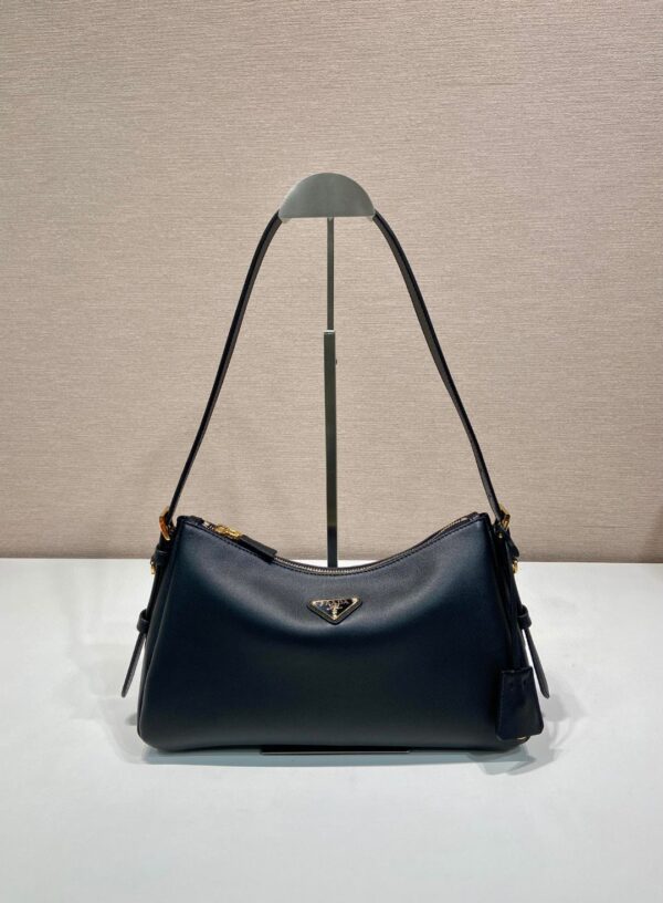 prada Aimee小號腋下包 明星同款hobo bag 黑色軟牛皮革1BC229