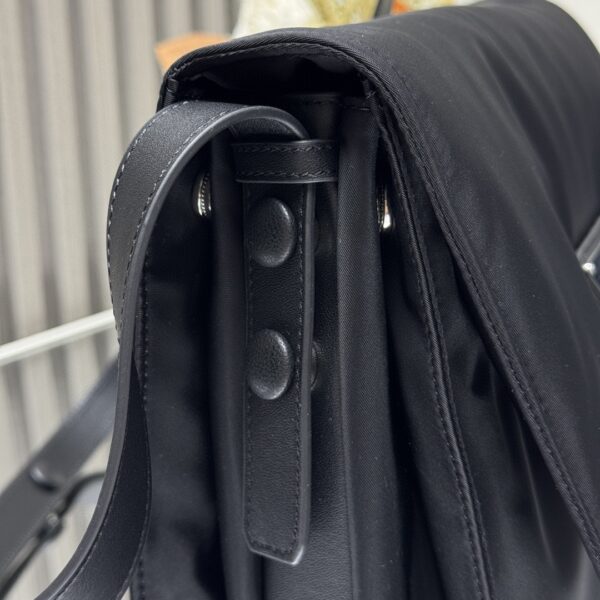 Prada Cini Re-Nylon中號郵差包 普拉達黑色尼龍休閒挎包1BD255