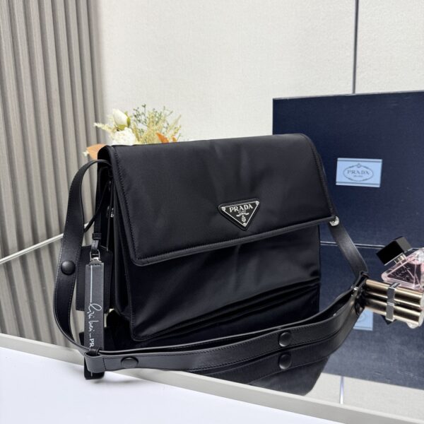 Prada Cini Re-Nylon中號郵差包 普拉達黑色尼龍休閒挎包1BD255