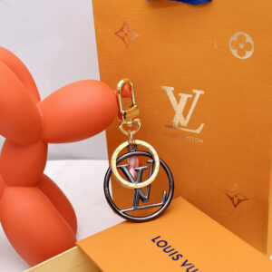 lv Monogram粉色花卉图案包包挂件 黑色圓标 金色鑰匙扣
