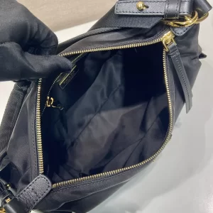 Prada Re-Nylon explore普拉達小號黑色尼龍探索包1BC264 - Image 7