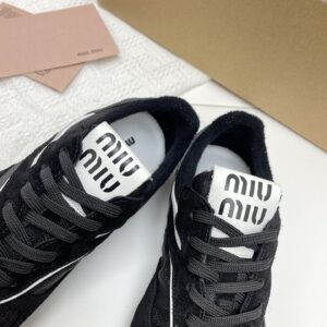 miumiu繆繆新款英倫風德訓鞋 黑色網布髒髒鞋 情侶款 休閒繫帶運動鞋 - Image 3