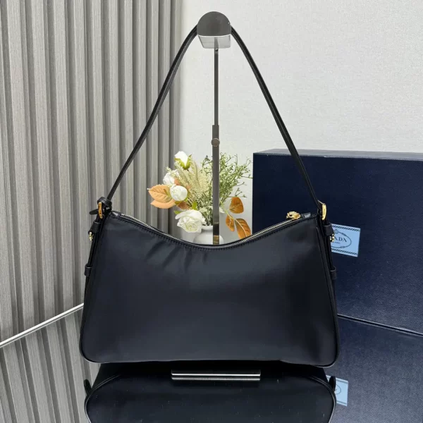 prada aimee系列Re-Nylon黑色尼龍hobo手袋 Tessuto Locker鎖頭包1BC232