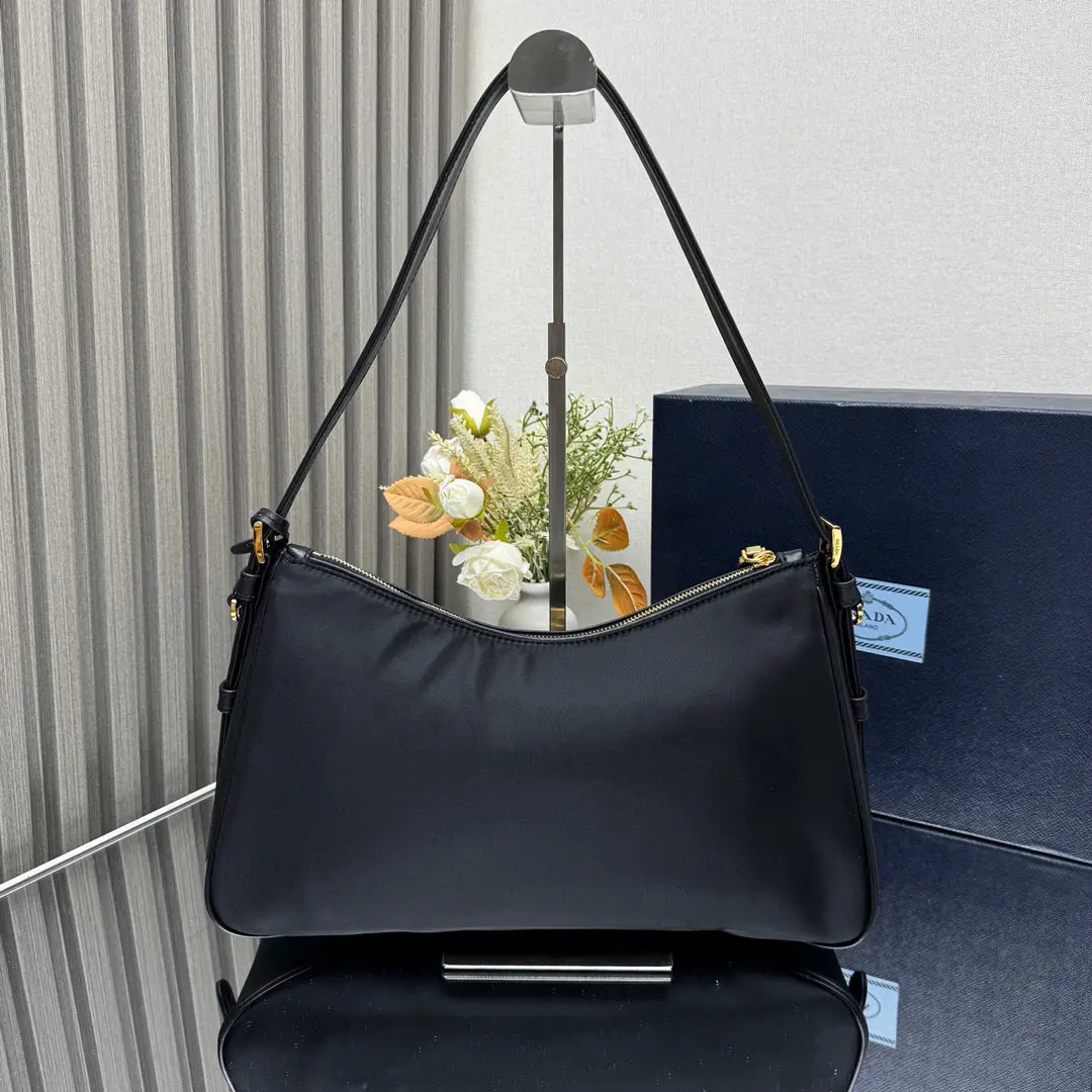 prada aimee系列Re-Nylon黑色尼龍hobo手袋 Tessuto Locker鎖頭包1BC232 - Image 9