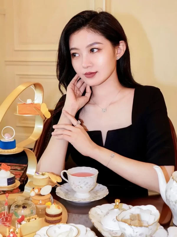 de beers au750 54戴比爾斯鉆戒 銀色蝴蝶施華洛鑲鉆戒指
