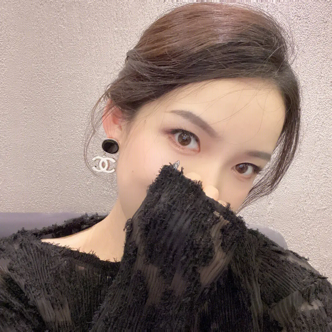 chanel香奈兒黑白拼色琺琅耳環 經典小香風大双C吊坠耳釘 - Image 10