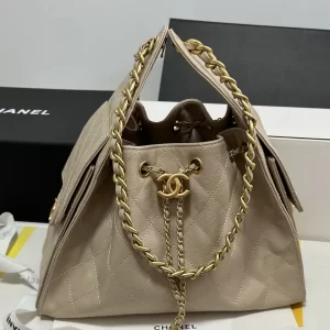 Jenni同款chanel 25bag香奈兒嬉皮包 小號奶茶色粒紋牛皮 雙C鏈條抽繩包AS5293
