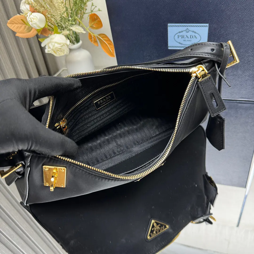 prada aimee系列Re-Nylon黑色尼龍hobo手袋 Tessuto Locker鎖頭包1BC232 - Image 3
