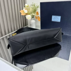 prada aimee系列Re-Nylon黑色尼龍hobo手袋 Tessuto Locker鎖頭包1BC232 - Image 7