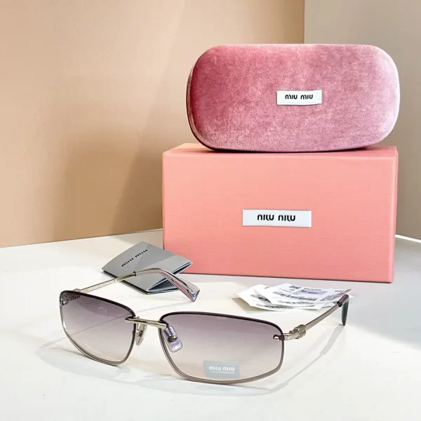 miumiu夏季新款女士太陽鏡 漸變色金属框眼鏡 MUA50S