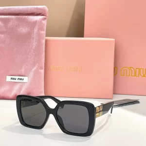 MIUMIU繆繆甜酷風方形大框女士太陽鏡  明星款SMU 10Y高級感板材墨鏡