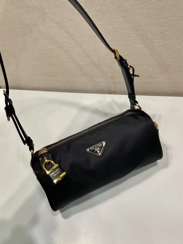 prada Tessuto Locker鎖頭包 Re-Nylon黑色尼龍立方體枕頭包1BC233