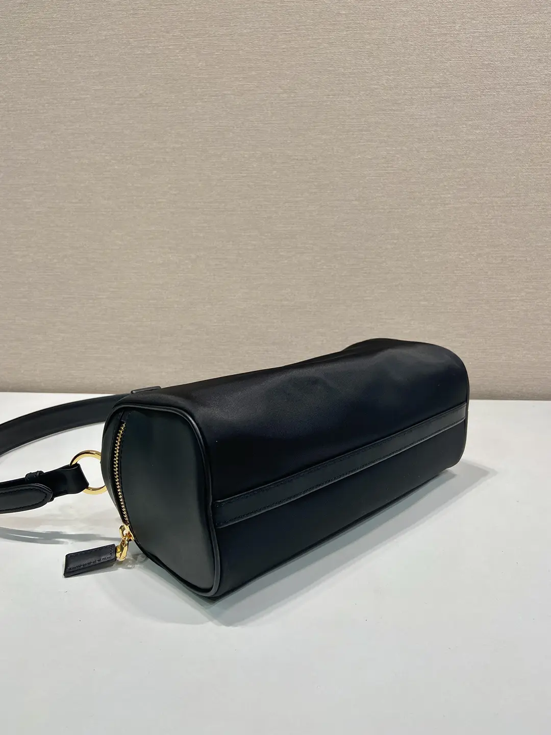 prada Tessuto Locker鎖頭包 Re-Nylon黑色尼龍立方體枕頭包1BC233 - Image 7