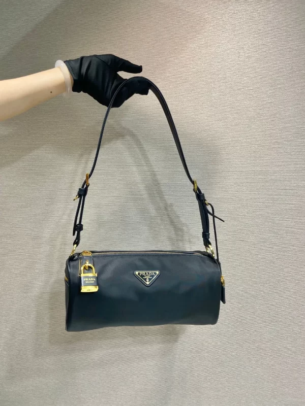 prada Tessuto Locker鎖頭包 Re-Nylon黑色尼龍立方體枕頭包1BC233