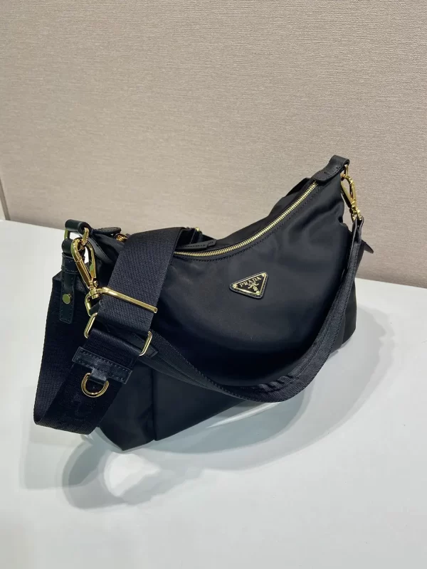 Prada Re-Nylon explore普拉達小號黑色尼龍探索包1BC264