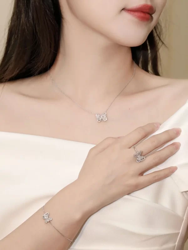 de beers au750 54戴比爾斯鉆戒 銀色蝴蝶施華洛鑲鉆戒指