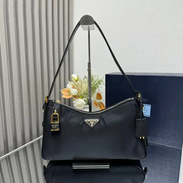 prada aimee系列Re-Nylon黑色尼龍hobo手袋 Tessuto Locker鎖頭包1BC232