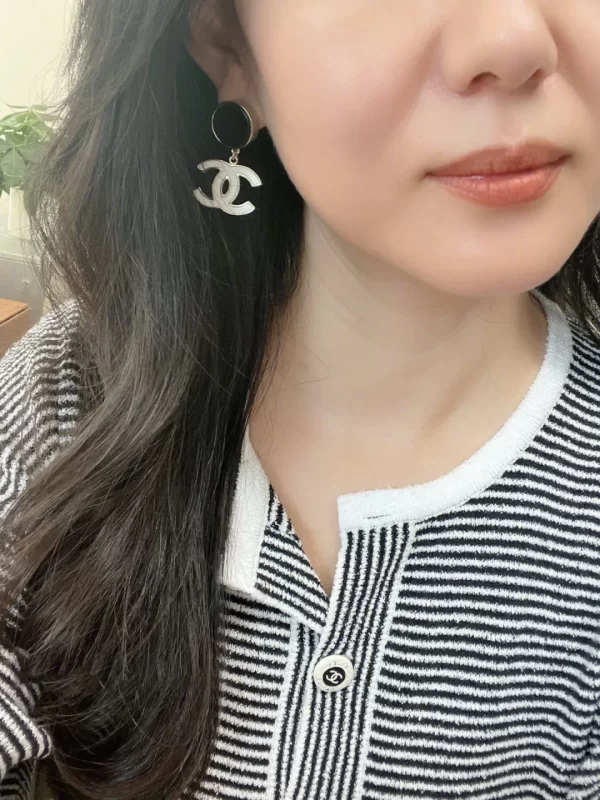 chanel香奈兒黑白拼色琺琅耳環 經典小香風大双C吊坠耳釘